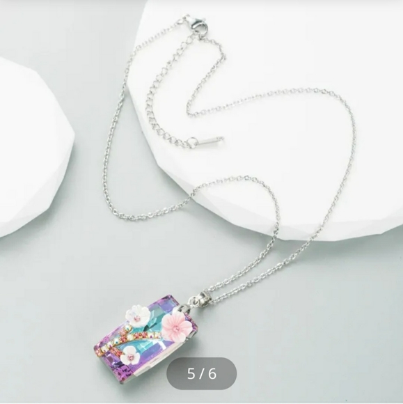 Flower Pendant Necklace Pink With Alloy Plating - Picture 7 of 10